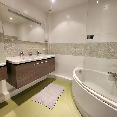Perle Rare - Triangle D'or -98m2 - 6 Pers Apartment Caen